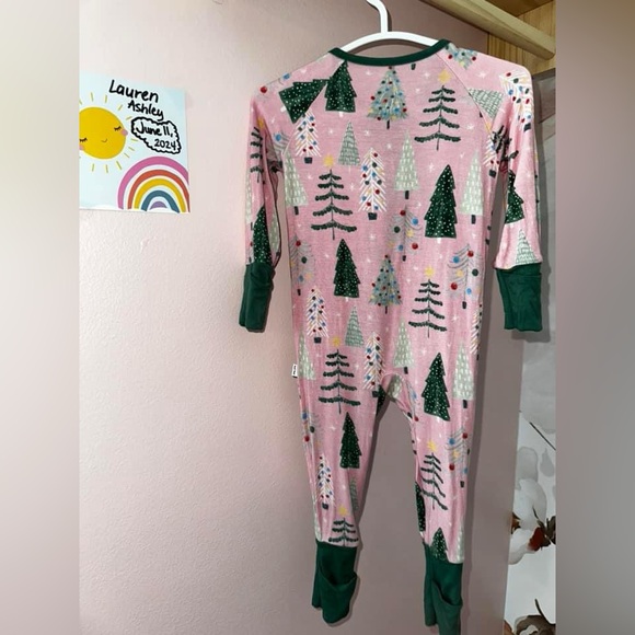 Little Sleepies | Pink Twinkling Trees Zippy (0-3) 🎄 - Picture 2 of 3